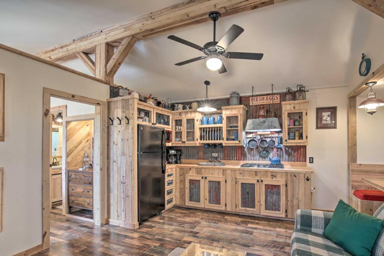 Kerrville Converted Barn Tiny Home With Kayaks! Exterior photo