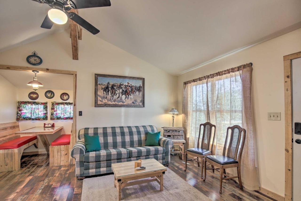 Kerrville Converted Barn Tiny Home With Kayaks! Exterior photo