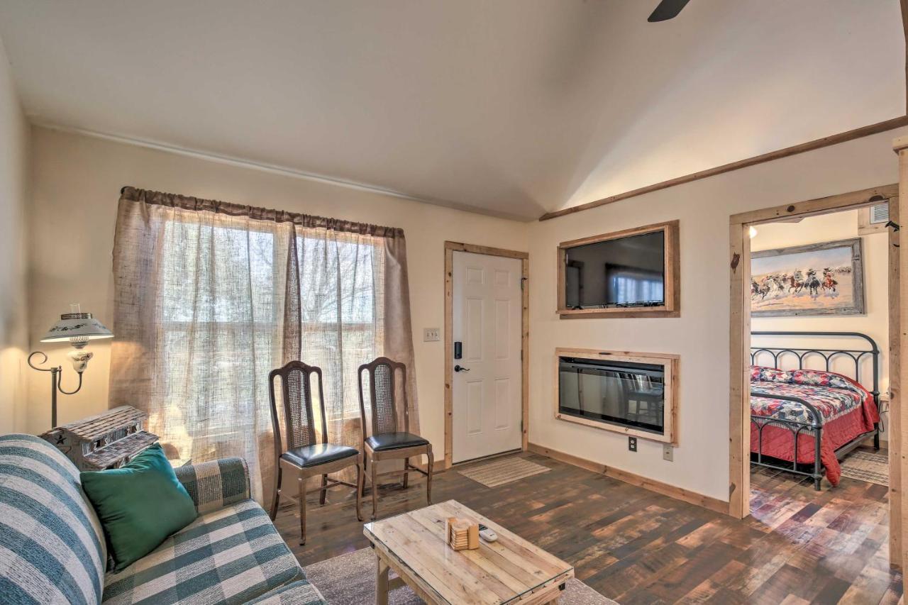 Kerrville Converted Barn Tiny Home With Kayaks! Exterior photo
