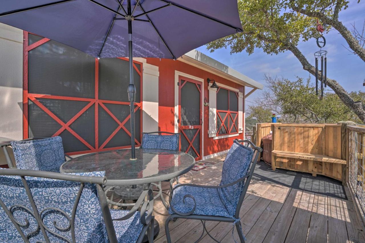 Kerrville Converted Barn Tiny Home With Kayaks! Exterior photo