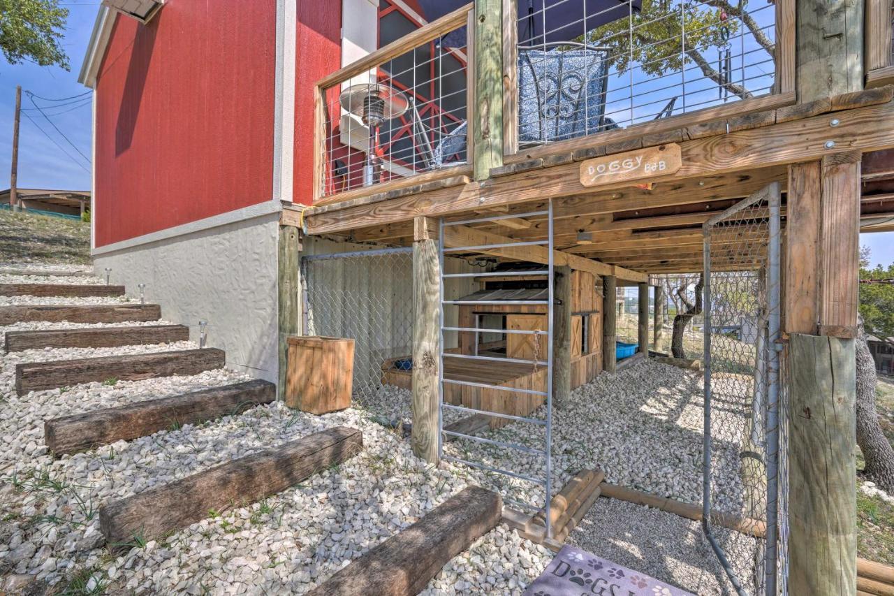 Kerrville Converted Barn Tiny Home With Kayaks! Exterior photo